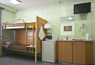 Хостелы Sana Hostel Харьков Кровать в общем 4-местном номере для мужчин и женщин-2